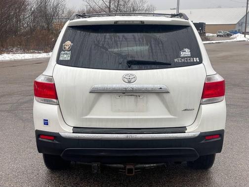 2011 Toyota Highlander SE