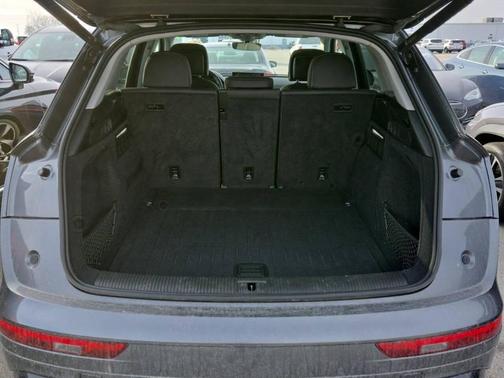 2022 Audi Q5 45 S line Premium Plus