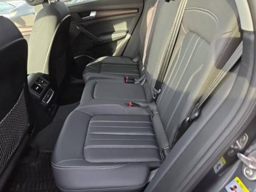 2022 Audi Q5 45 S line Premium Plus