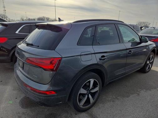2022 Audi Q5 45 S line Premium Plus