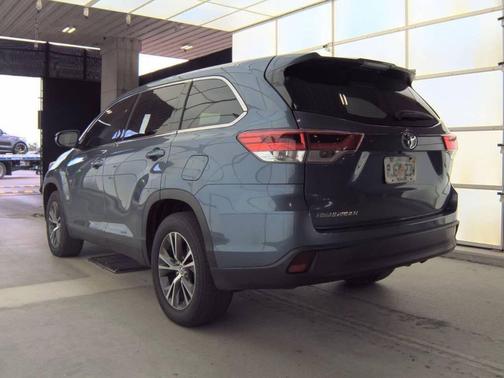 2019 Toyota Highlander LE I4