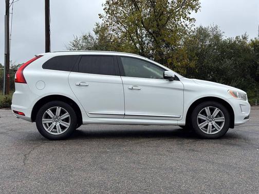 2016 Volvo XC60 T6 Drive-E