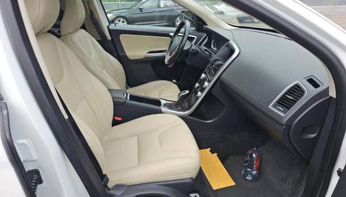 2016 Volvo XC60 T6 Drive-E