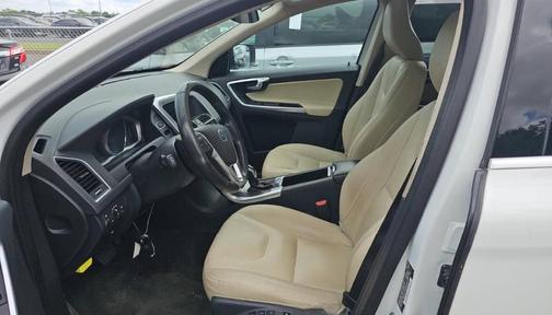 2016 Volvo XC60 T6 Drive-E