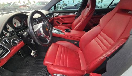 2016 Porsche Panamera GTS