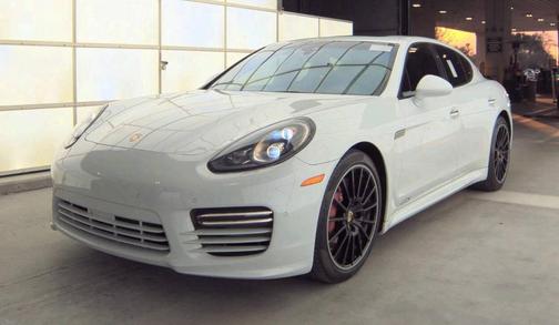 2016 Porsche Panamera GTS