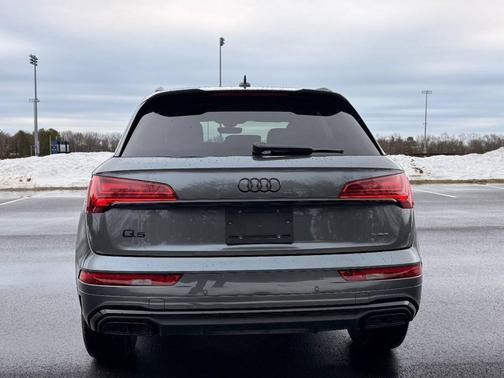 2024 Audi Q5 45 S line Premium