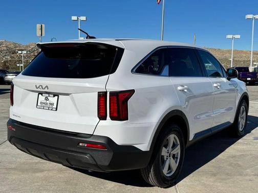 2023 Kia Sorento LX