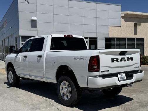2025 RAM 2500 Big Horn Crew Cab 4x4 6'4' Box