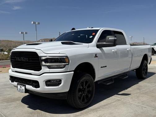 2023 RAM 3500 Laramie Crew Cab 4x4 8' Box