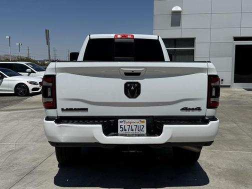 2023 RAM 3500 Laramie Crew Cab 4x4 8' Box
