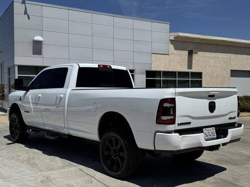 2023 RAM 3500 Laramie Crew Cab 4x4 8' Box