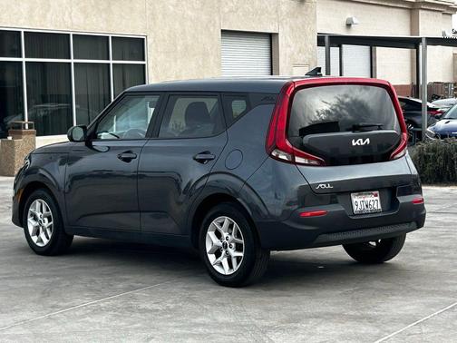 2022 Kia Soul LX