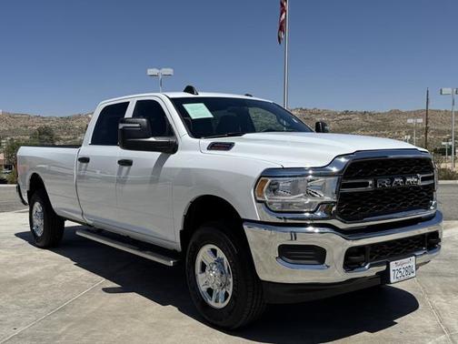2024 RAM 3500 Tradesman Crew Cab 4x4 8' Box
