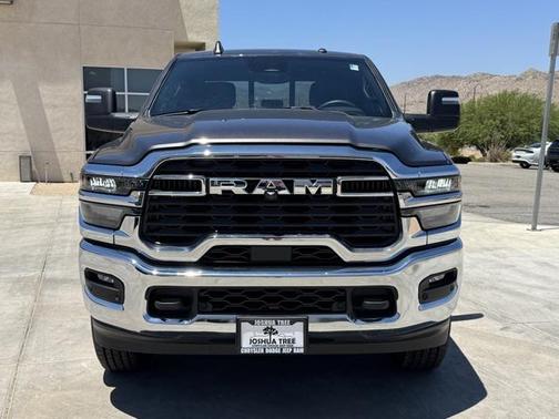 2025 RAM 2500 Tradesman Crew Cab 4x4 6'4' Box