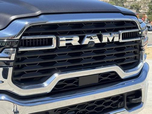 2025 RAM 2500 Tradesman Crew Cab 4x4 6'4' Box