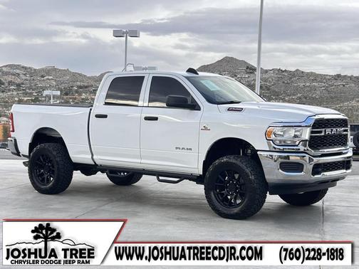2022 RAM 2500 Tradesman Crew Cab 4x4 6'4' Box
