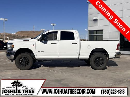 2022 RAM 2500 Tradesman Crew Cab 4x4 6'4' Box