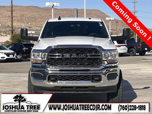 2022 RAM 2500 Tradesman Crew Cab 4x4 6'4' Box