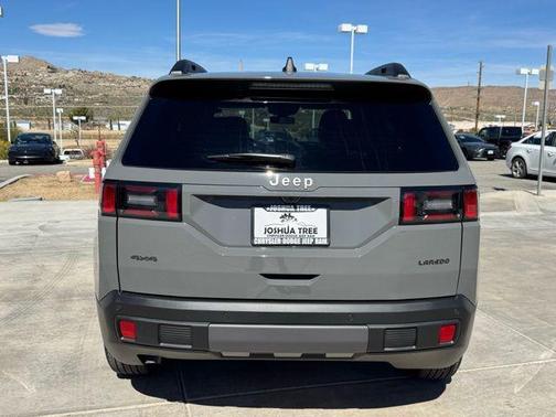 2026 Jeep Cherokee Laredo 4x4