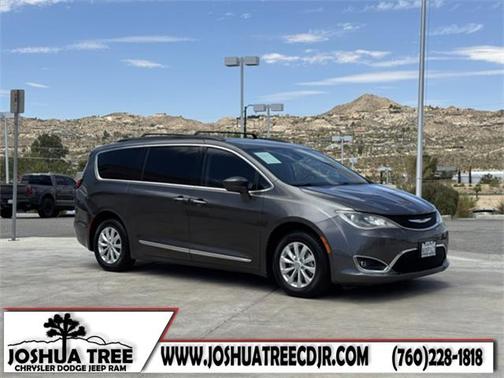 2017 Chrysler Pacifica Touring-L