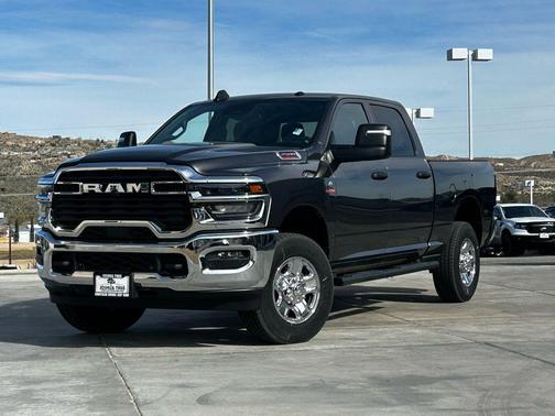 2025 RAM 2500 Tradesman Crew Cab 4x4 6'4' Box