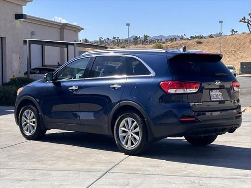 2018 Kia Sorento LX