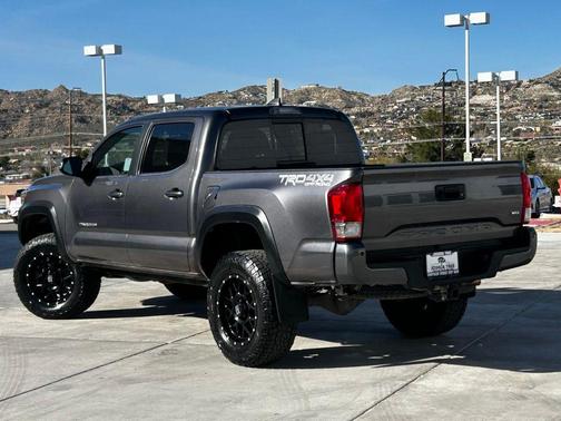 2017 Toyota Tacoma SR5