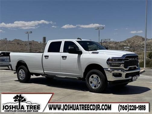 2025 RAM 3500 Tradesman Crew Cab 4x4 8' Box