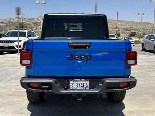 2025 Jeep Gladiator Nighthawk