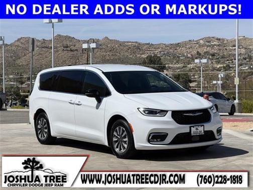 2025 Chrysler Pacifica Hybrid Select
