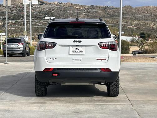 2026 Jeep Compass Trailhawk
