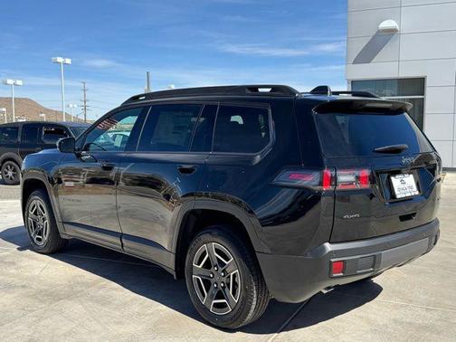 2026 Jeep Cherokee Laredo 4x4