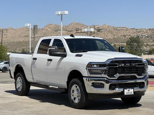 2025 RAM 2500 Tradesman Crew Cab 4x4 6'4' Box