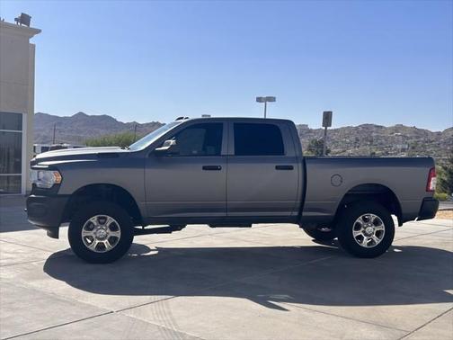 2021 RAM 2500 Tradesman Crew Cab 4x4 6'4' Box