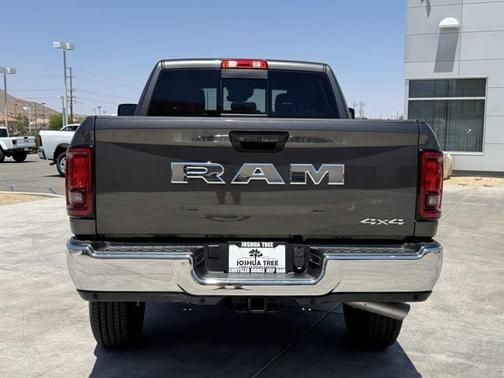 2025 RAM 2500 Tradesman Crew Cab 4x4 6'4' Box