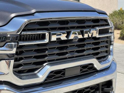 2025 RAM 2500 Tradesman Crew Cab 4x4 6'4' Box