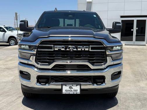 2025 RAM 2500 Tradesman Crew Cab 4x4 6'4' Box