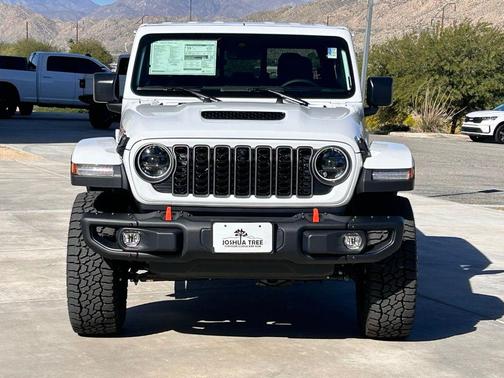 2025 Jeep Gladiator Mojave X