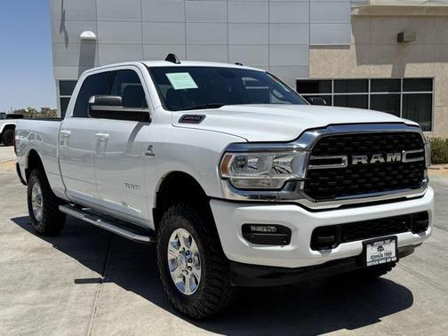 2022 RAM 2500 Big Horn Crew Cab 4x4 6'4' Box