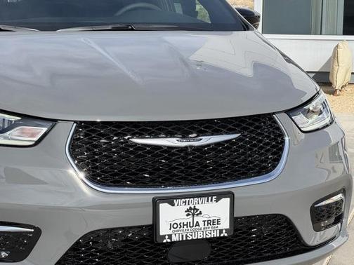 2025 Chrysler Pacifica L