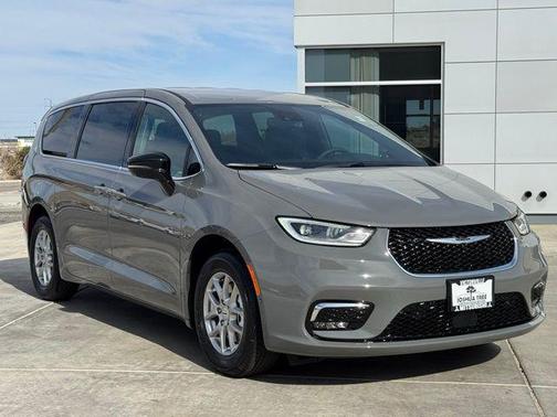 2025 Chrysler Pacifica L