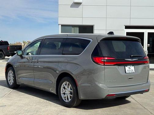 2025 Chrysler Pacifica L