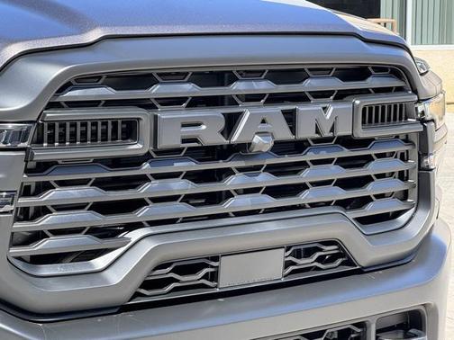 2025 RAM 2500 Tradesman Crew Cab 4x4 6'4' Box