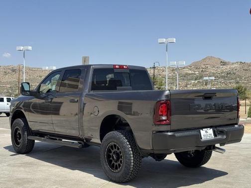 2025 RAM 2500 Tradesman Crew Cab 4x4 6'4' Box