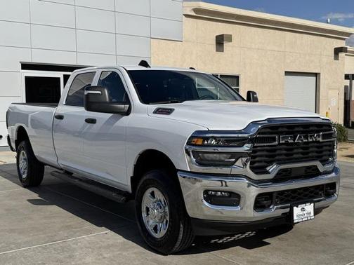 2025 RAM 3500 Tradesman Crew Cab 4x4 8' Box