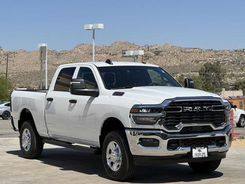 2025 RAM 2500 Tradesman Crew Cab 4x4 6'4' Box