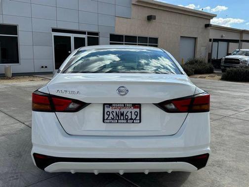 2022 Nissan Altima S FWD