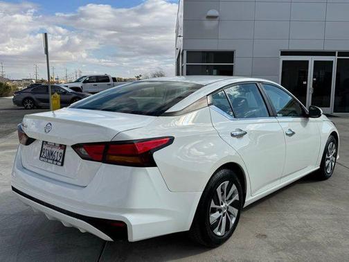 2022 Nissan Altima S FWD