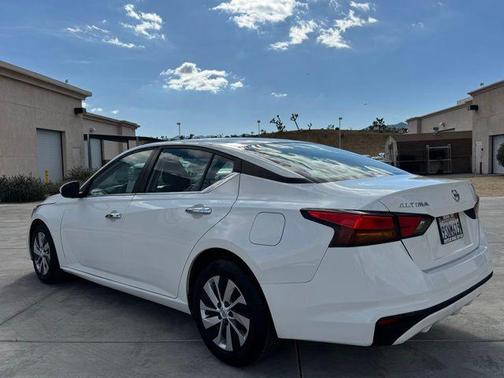 2022 Nissan Altima S FWD